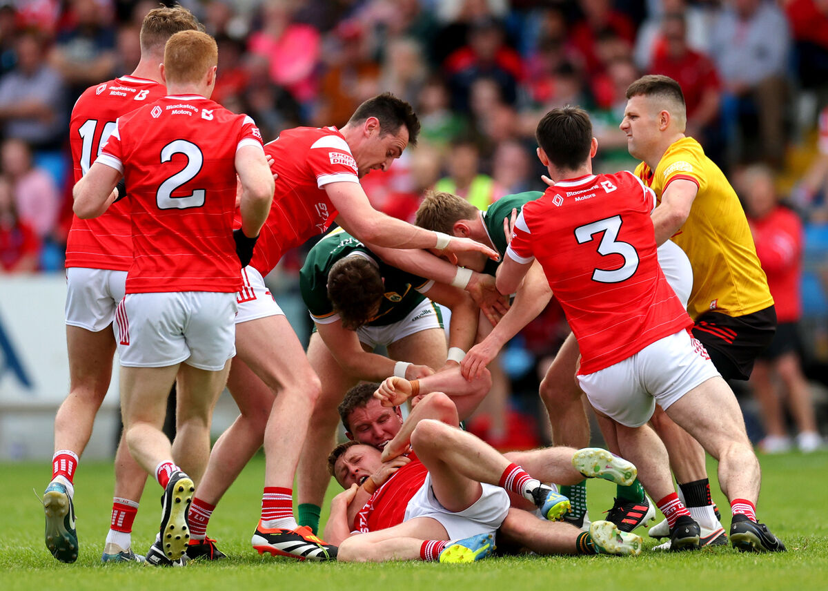 SORTING IT OUT: Kerry’s Tadhg Morley and Ryan Burns of Louth contest the issue. Pic: ©INPHO/James Crombie SORTING IT OUT: Kerry’s Tadhg Morley and Ryan Burns of Louth contest the issue. Pic: ©INPHO/James Crombie
