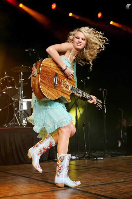 Taylor Swift performs onstage during the Academy Of Country Music New Artists' Show Party for a Cause in 2007. Picture: Ethan Miller/Getty Images Taylor Swift performs onstage during the Academy Of Country Music New Artists' Show Party for a Cause in 2007. Picture: Ethan Miller/Getty Images