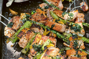 Barbecue trout with asparagus and orange