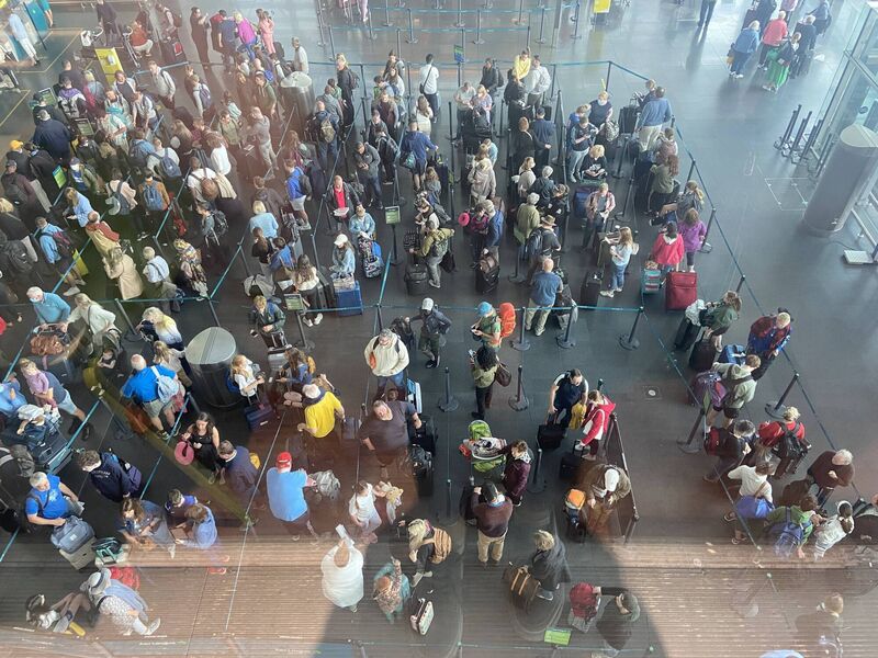 Queues at Dublin Airport. Picture: Martha Brennan Queues at Dublin Airport. Picture: Martha Brennan