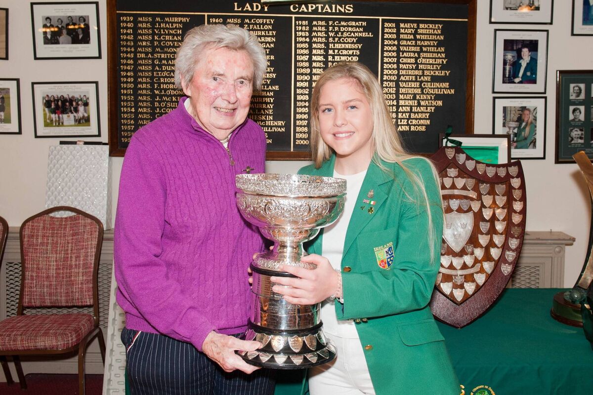 Ann Heskin picture with Sara Byrne after Byrne’s win the in the Irish Women’s Close in 2017.