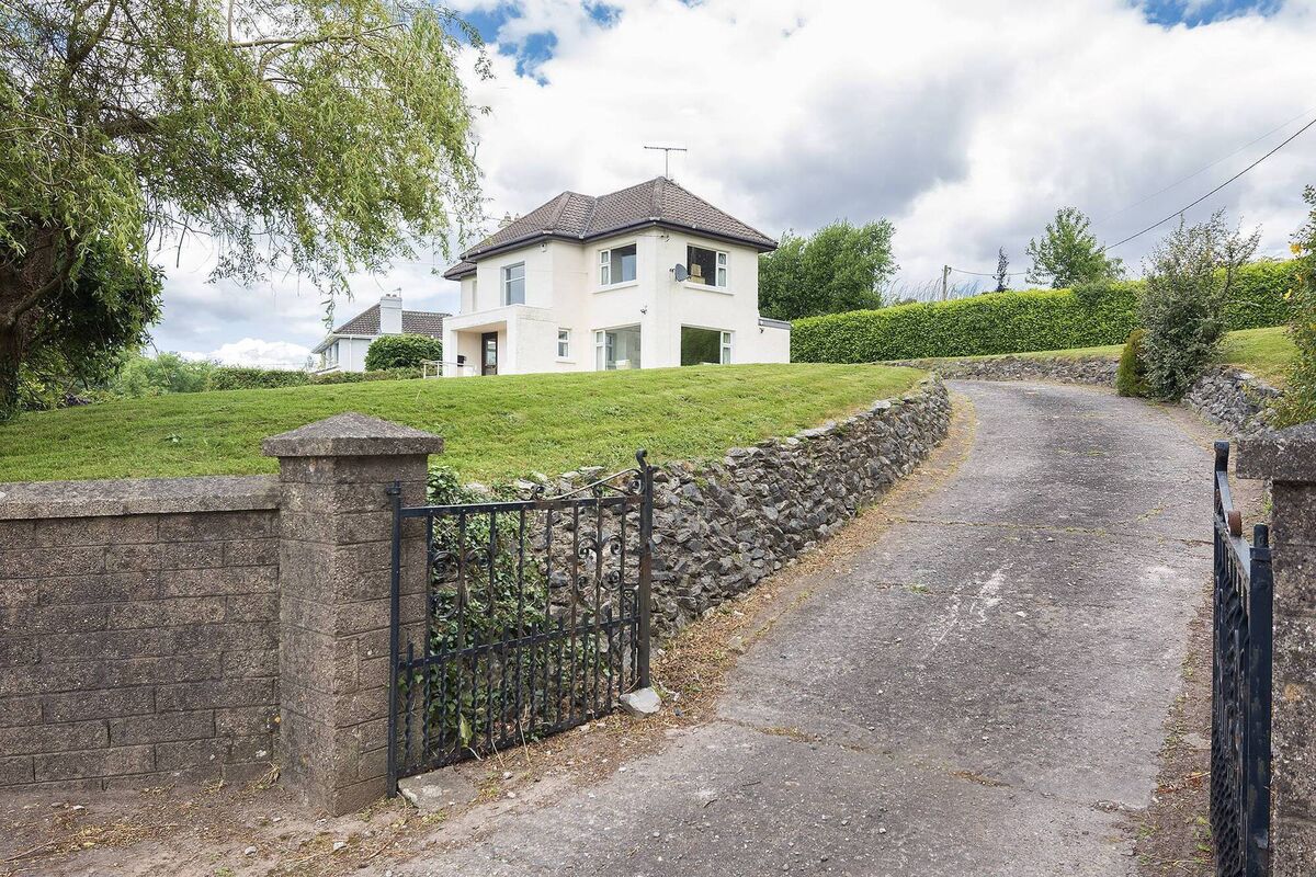 Own entrance to Carrr's Hiil within an easy walk of Douglas village