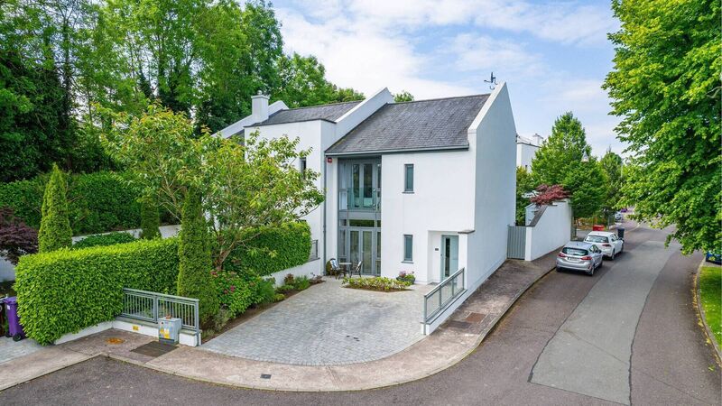 Elden on Maryborough Hill comes with stunning view of Cork Harbour