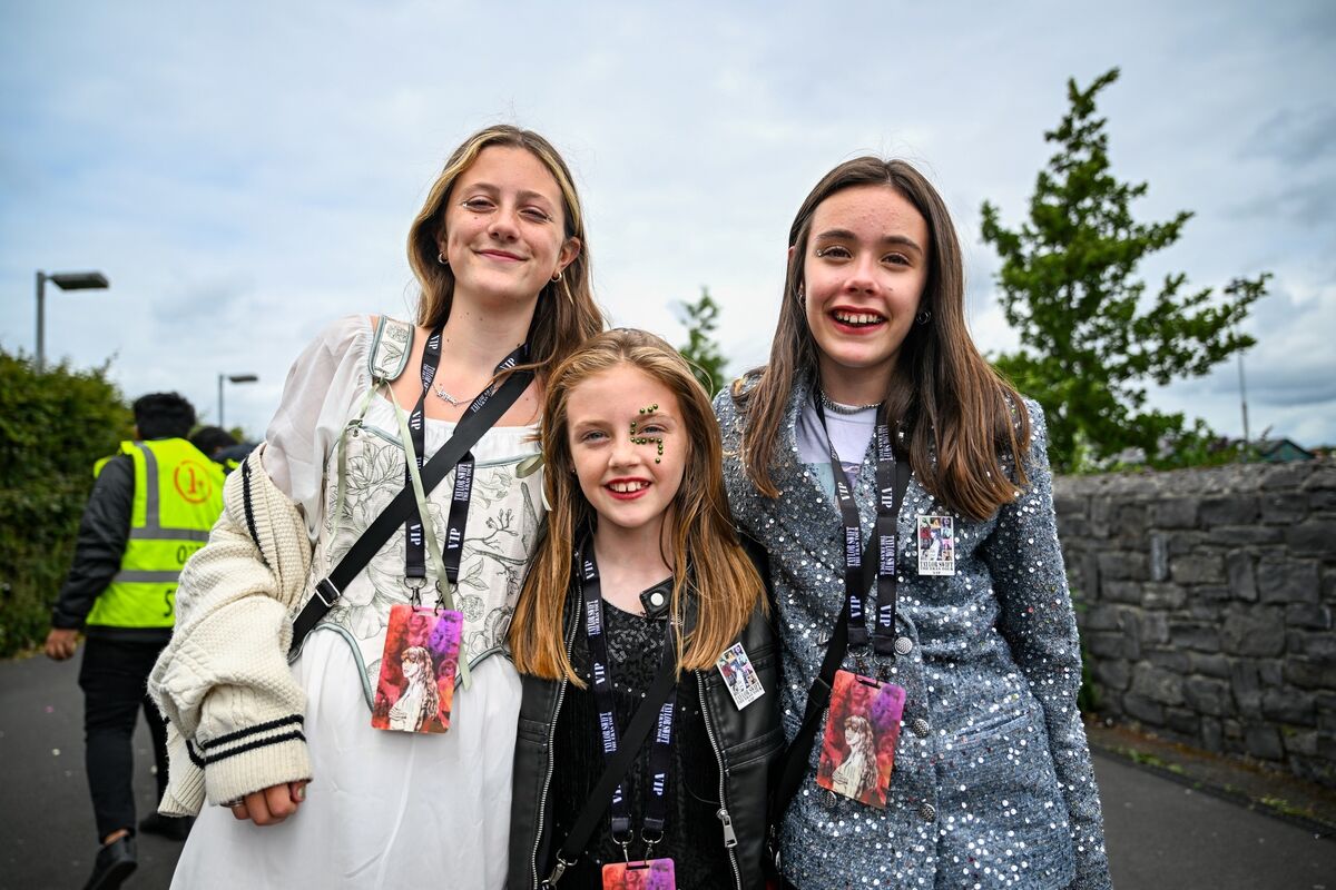  Taylor Swift fans Clementine, Zora Kane Tornquist and Chloe O'Sullivan Cullen from Cork pictured outside the Aviva for the stars first Dublin concert. Picture Chani Anderson
