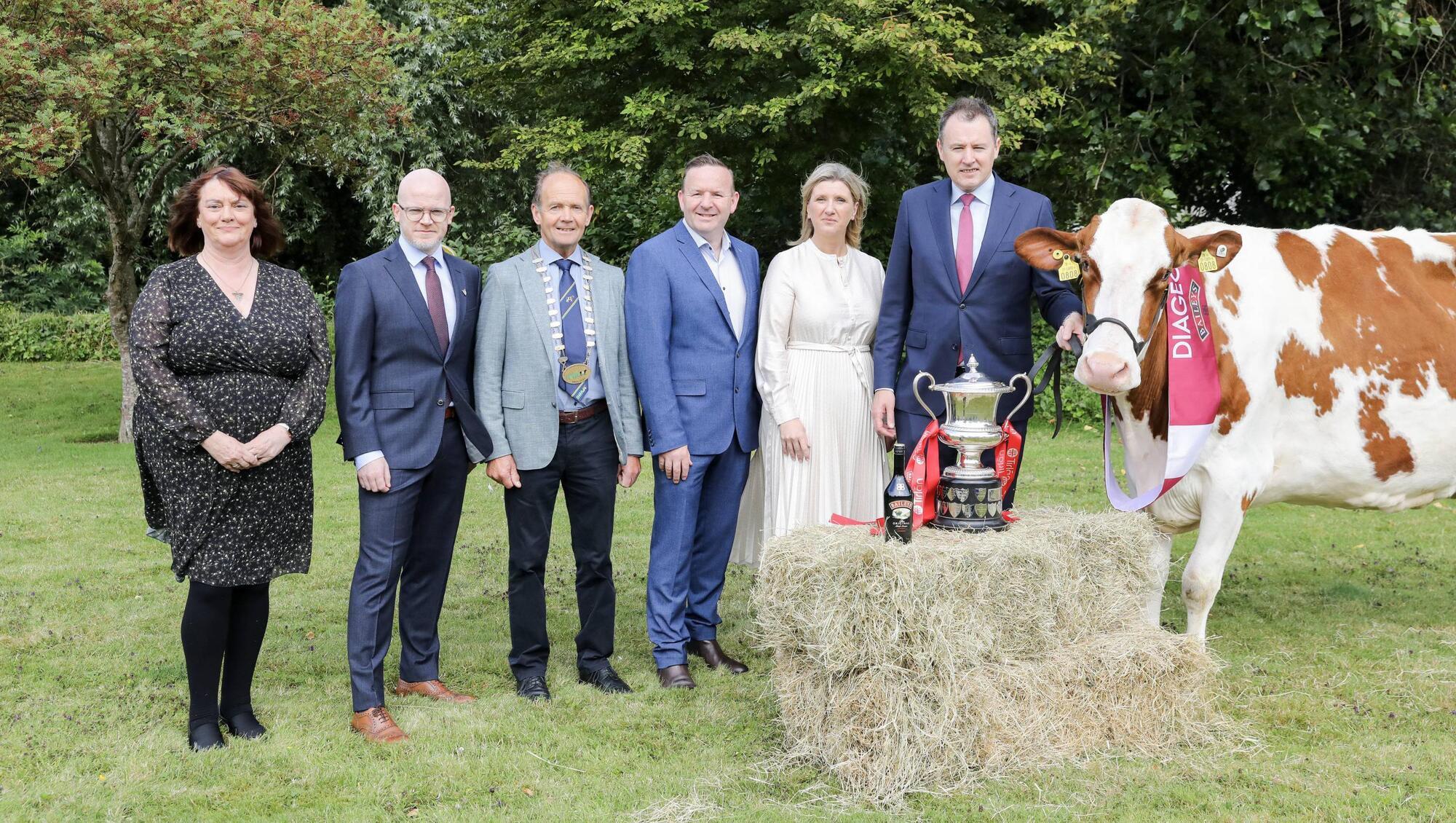 Pictured at the launch of the 2024 Diageo Bailey's Champion Cow Competition in Dublin recently were: Mary Gaynor, president of the Virginia Show; Shane Kelly, corporate relations director, Diageo Ireland; John O’Sullivan, president of the IHFA; Laurence Feeney, chief executive of the IHFA; Aoife Murphy, chief ingredients officer, Tirlán; and Minister for Agriculture Charlie McConalogue, with pedigree Holstein Friesian Ardnasalen Red Rose. Picture: Gareth Chaney 