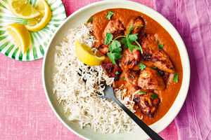 Pinch of Nom’s air fryer chicken tikka masala