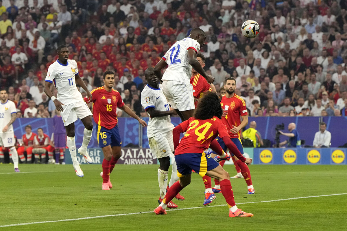 Randal Kolo Muani scored his side’s first goal but even with three holding midfielders France could not hold firm