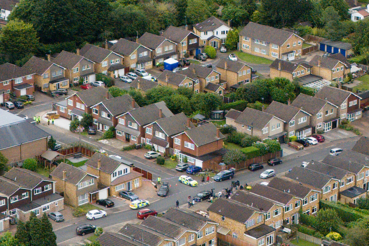 A view of the scene in Ashlyn Close, Bushey, Hertfordshire, where the wife and two daughters of a BBC sports commentator have been killed in a crossbow attack at their home. Picture: Jacob King/PA Wire
