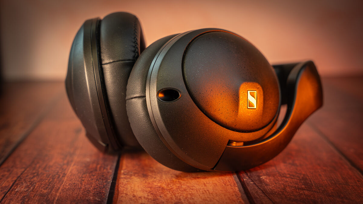 A closed-back design offers several advantages over Bluetooth headphones. Picture: Noel Campion. A closed-back design offers several advantages over Bluetooth headphones. Picture: Noel Campion.