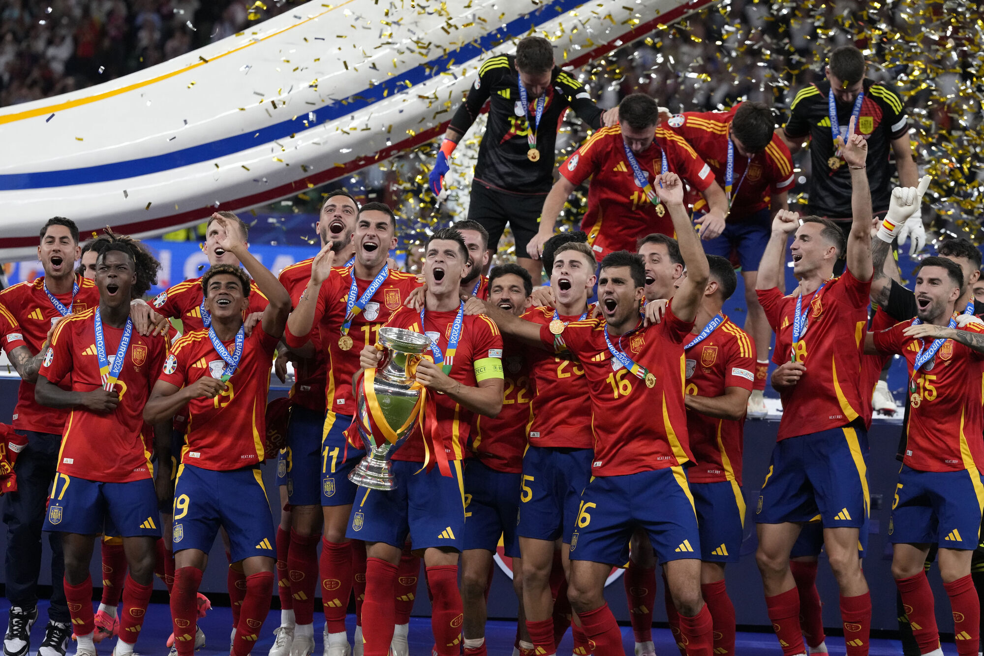 Spain refuse to buckle under the weight of English expectation
