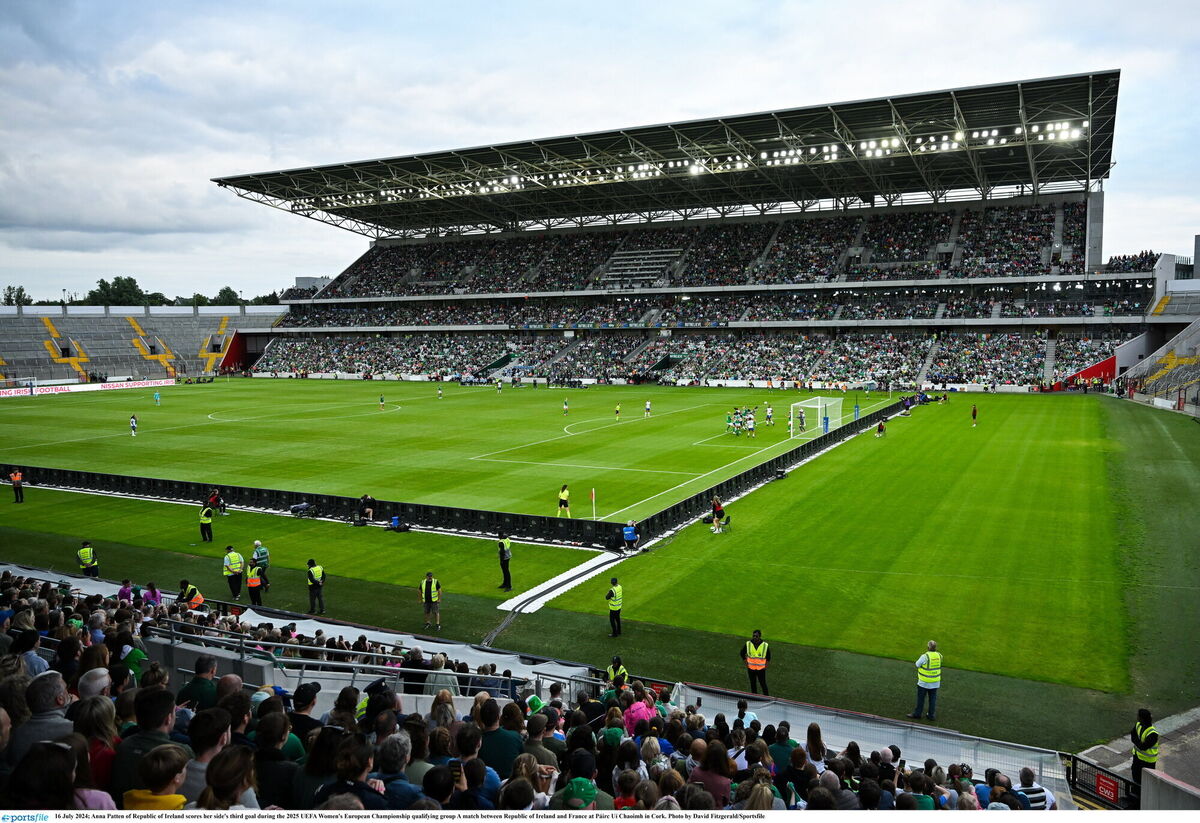Anna Patten scores her side's third goal. Photo by David Fitzgerald/Sportsfile