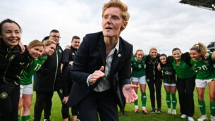 <p>Republic of Ireland head coach Eileen Gleeson speaks to her players after the game with France at Páirc Uí Chaoimh. Pic: Stephen McCarthy/Sportsfile</p>