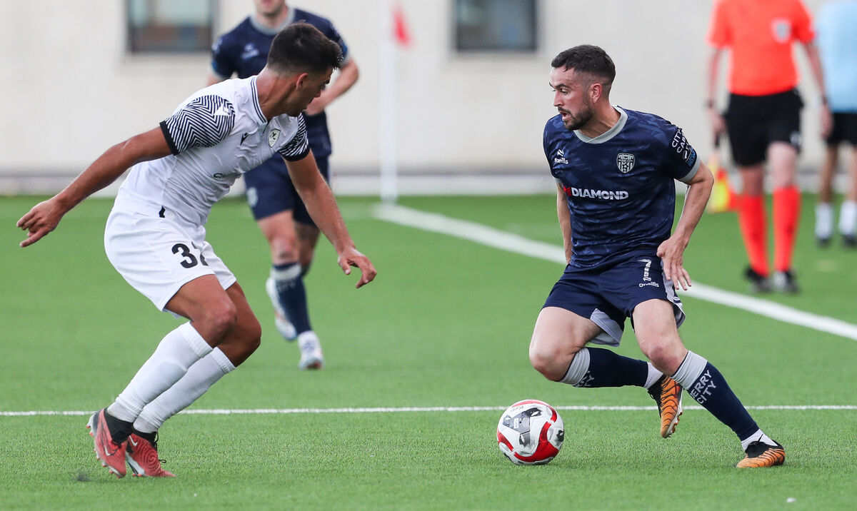 Magpies' Kevagn Ronco takes on Derry’s Michael Duffy Magpies' Kevagn Ronco takes on Derry’s Michael Duffy