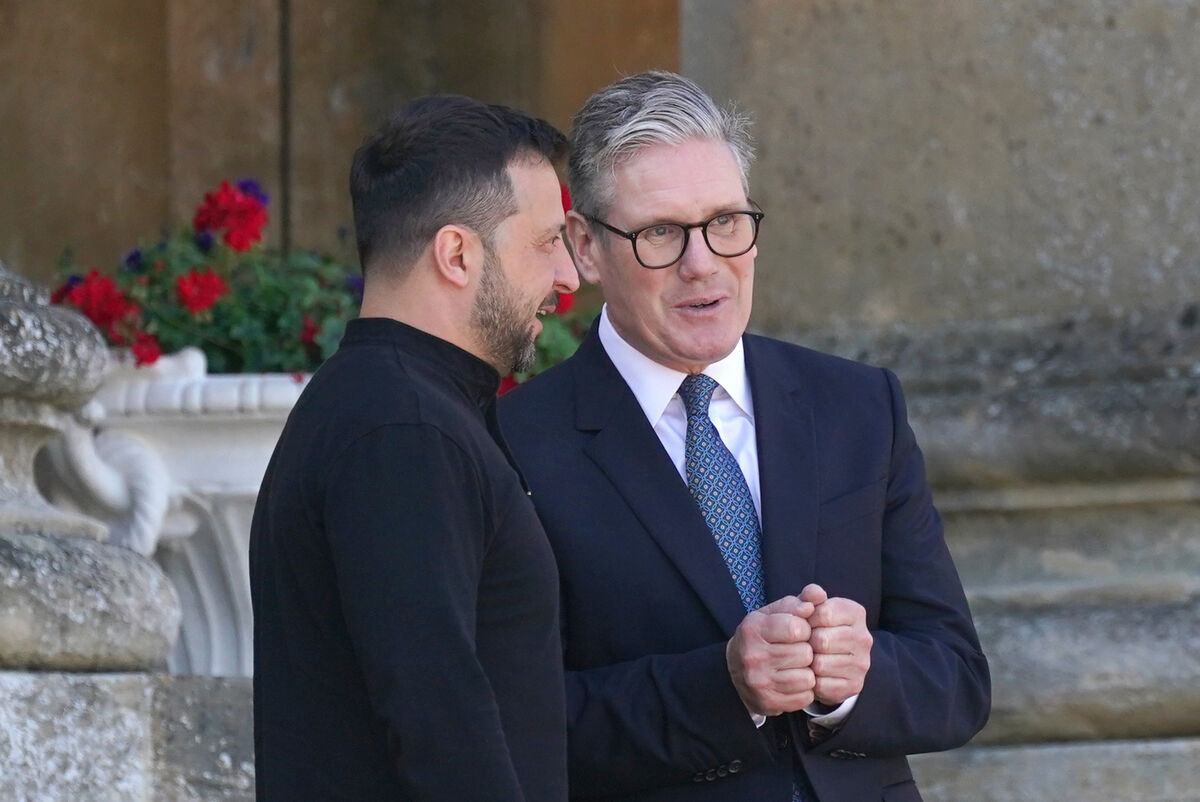 British prime minister Keir Starmer greets Ukrainian president Volodymyr Zelenskyy as he arrives to attend the European Political Community summit at Blenheim Palace in Woodstock, Oxfordshire, on Thursday.