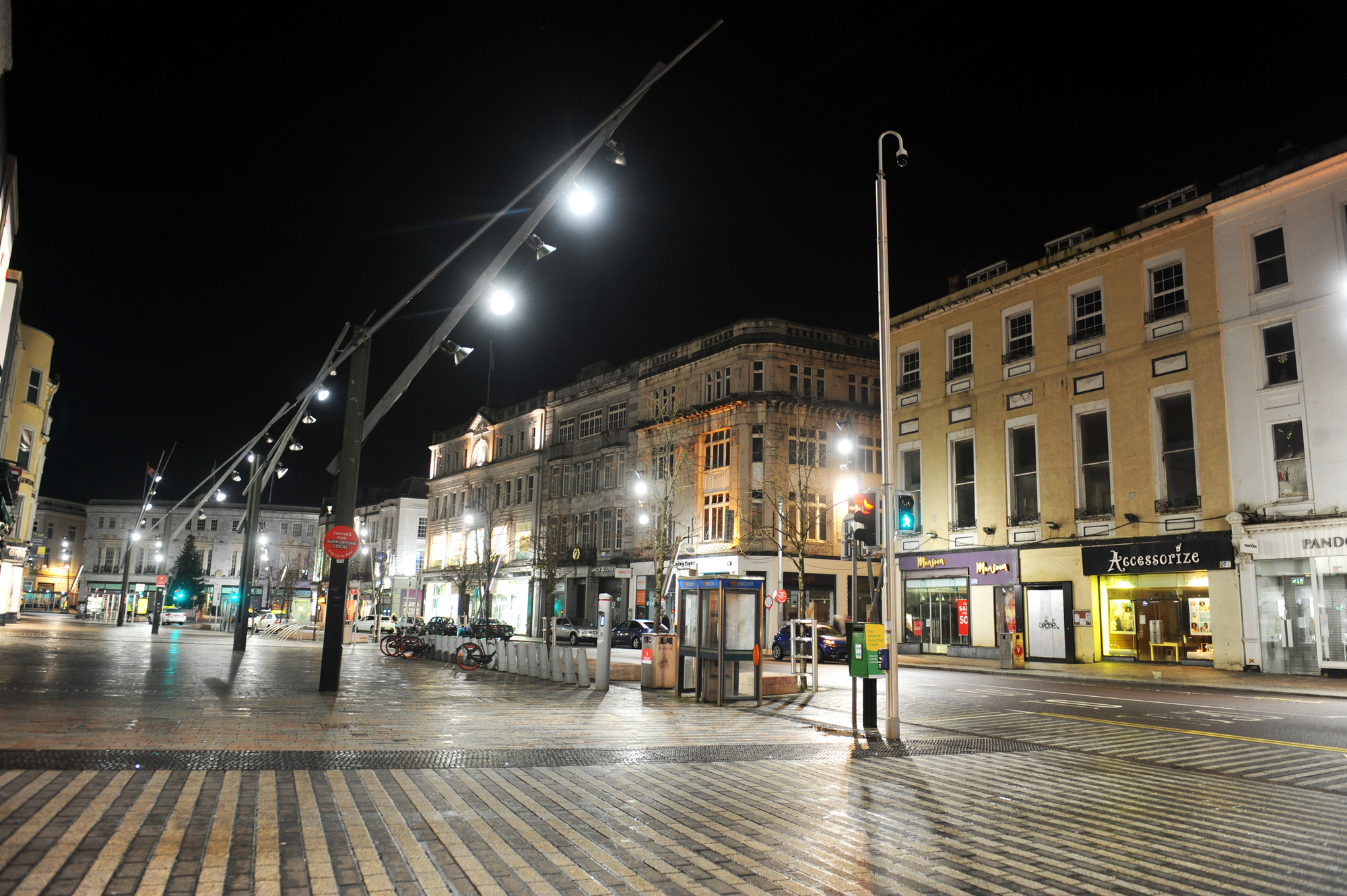 Couple charged with robbing French students on school tour in Cork City