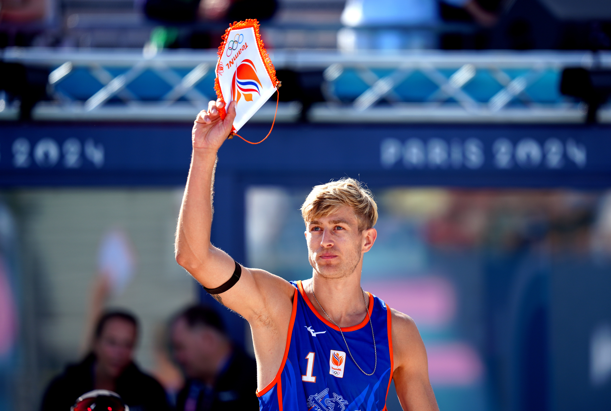 Paris crowd boos convicted child rapist Steven van de Velde at beach volleyball