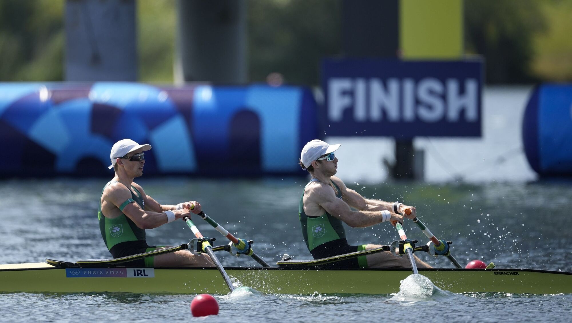 Paul O'Donovan turns spotlight on the challengers as Olympic champions start in style