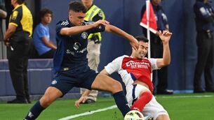 <p>FOREIGN FIELD: Arsenal's Gabriel Martinelli (R) fights for the ball with Manchester United's midfielder #63 James Scanlon during the pre-season club friendly at SoFi Stadium in Inglewood, California (Photo by PATRICK T. FALLON/AFP via Getty Images)</p>