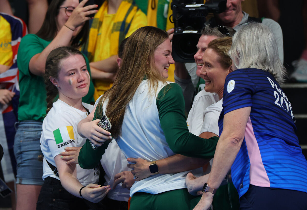 Ireland’s Mona McSharry celebrates with her family. Pic: James Crombie Ireland’s Mona McSharry celebrates with her family. Pic: James Crombie