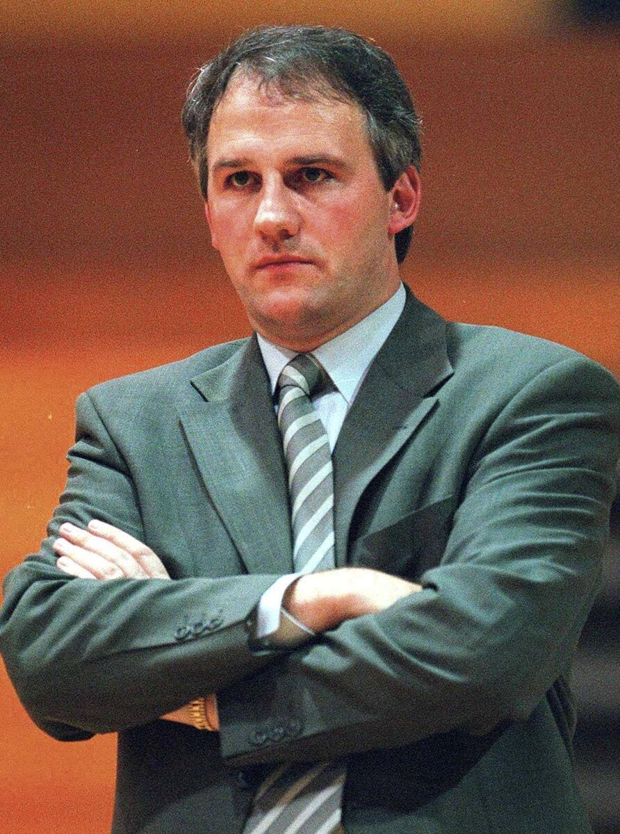 9 May 2000; Ireland senior men's coach Timmy McCarthy during the international basketball friendly match against Scotland. Photo by Brendan Moran/Sportsfile