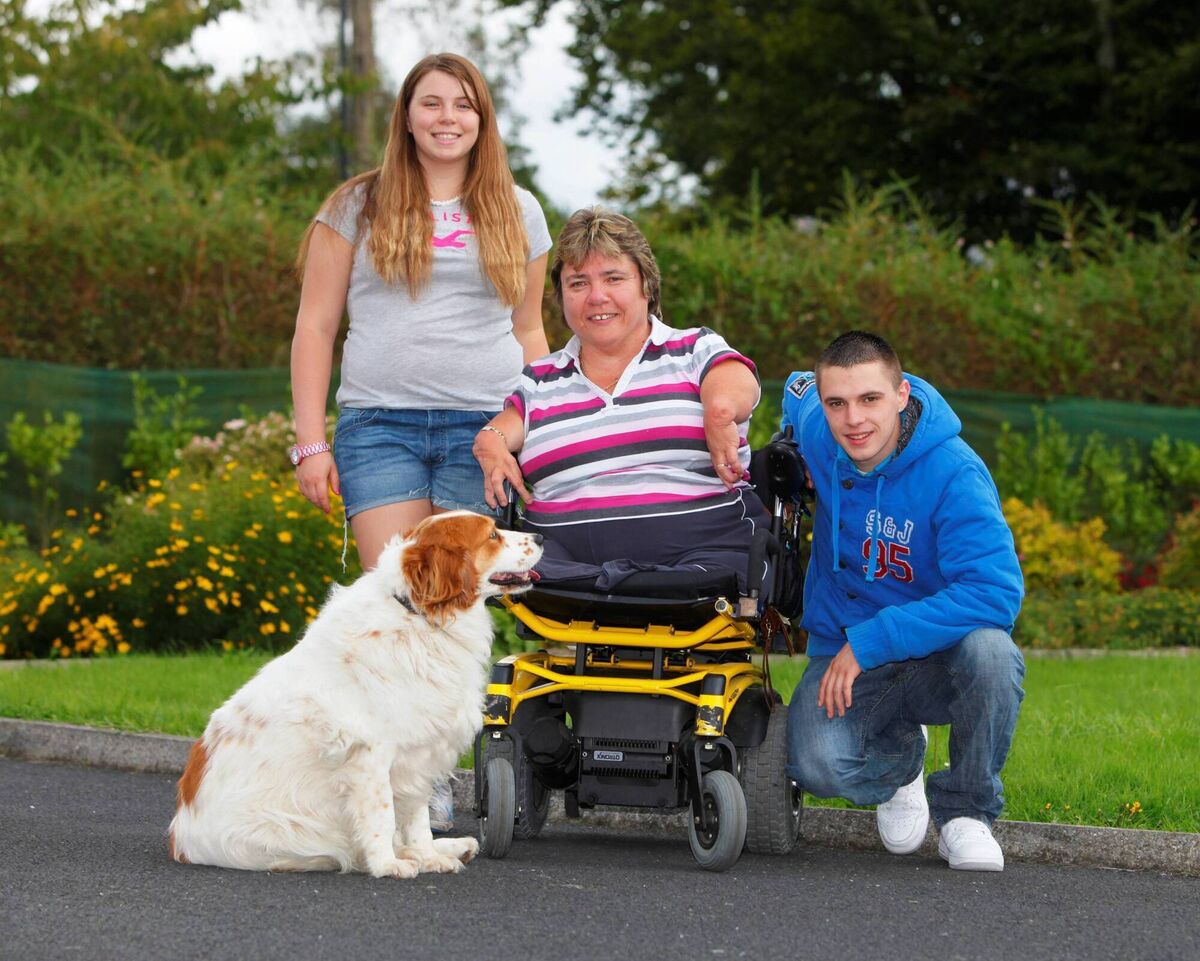 Leigh Gath with daughter Aisling, son Karl, and dog Scooby. File picture: Don Moloney/Press 22 Leigh Gath with daughter Aisling, son Karl, and dog Scooby. File picture: Don Moloney/Press 22