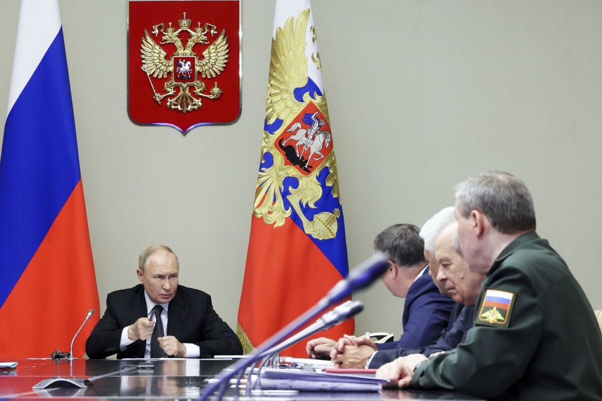Russian President Vladimir Putin, left, leads a meeting with top security and defense officials about the situation in Kursk and Belgorod border regions, at Novo-Ogaryovo state residence outside of Moscow, Russia, Monday, Aug. 12, 2024. Picture: Gavriil Grigorov, Sputnik, Kremlin Pool Photo via AP Russian President Vladimir Putin, left, leads a meeting with top security and defense officials about the situation in Kursk and Belgorod border regions, at Novo-Ogaryovo state residence outside of Moscow, Russia, Monday, Aug. 12, 2024. Picture: Gavriil Grigorov, Sputnik, Kremlin Pool Photo via AP