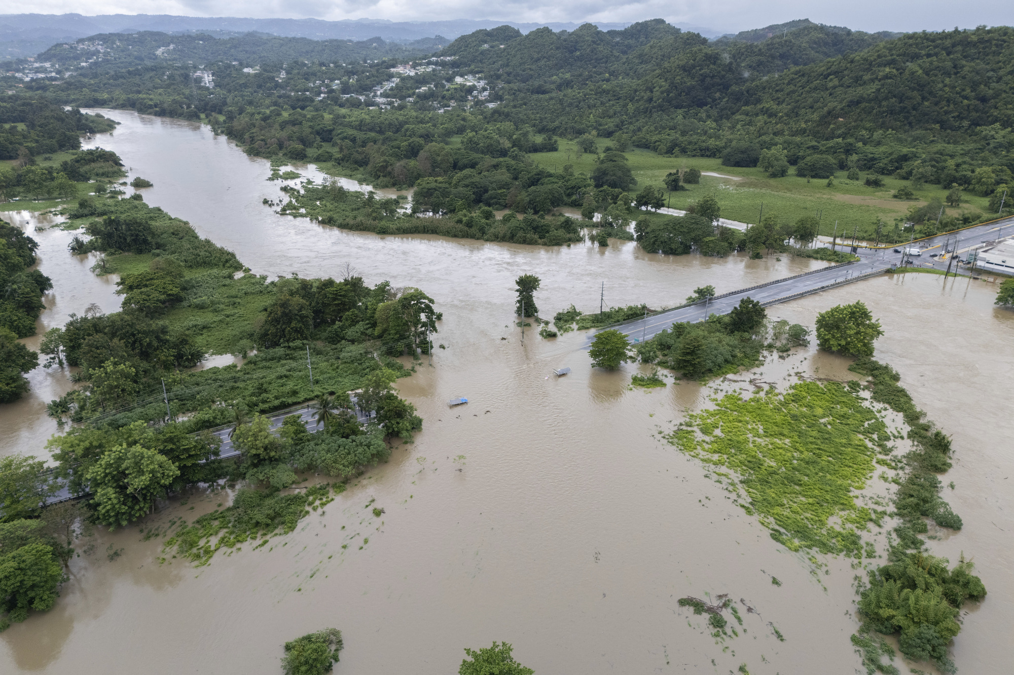 Hurricane Ernesto leaves hundreds of thousands without power in Puerto Rico