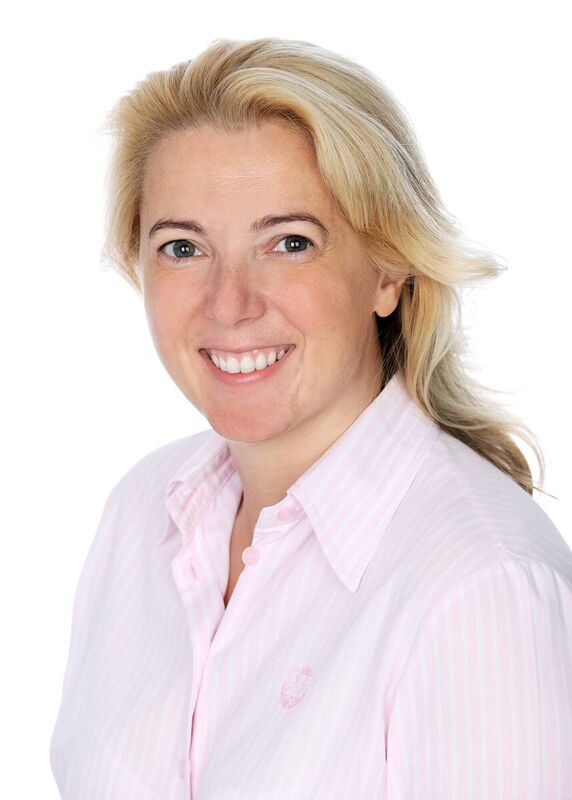 Consultant gynaecological oncologist Ms Claire Thompson Consultant gynaecological oncologist Ms Claire Thompson