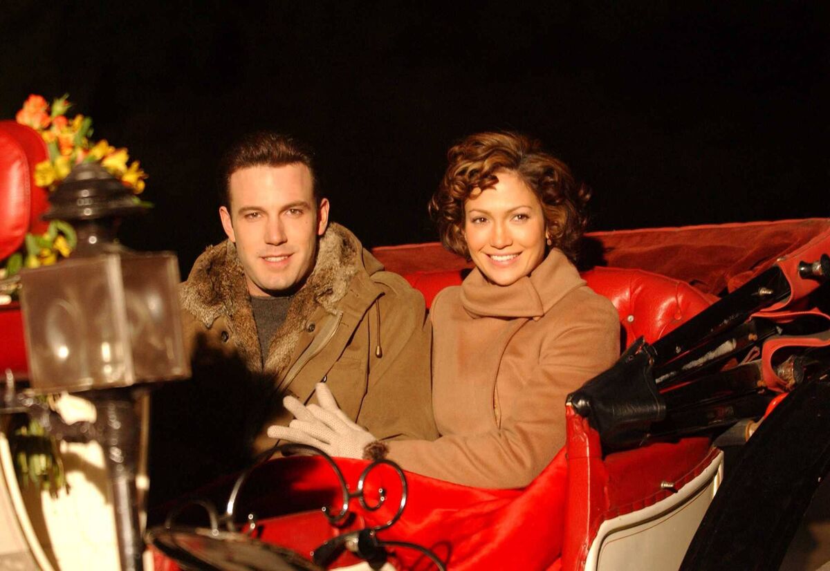 Ben Affleck with Jennifer Lopez during the filming of Jersey Girl in 2002. Picture: Arnaldo Magnani/Getty Images