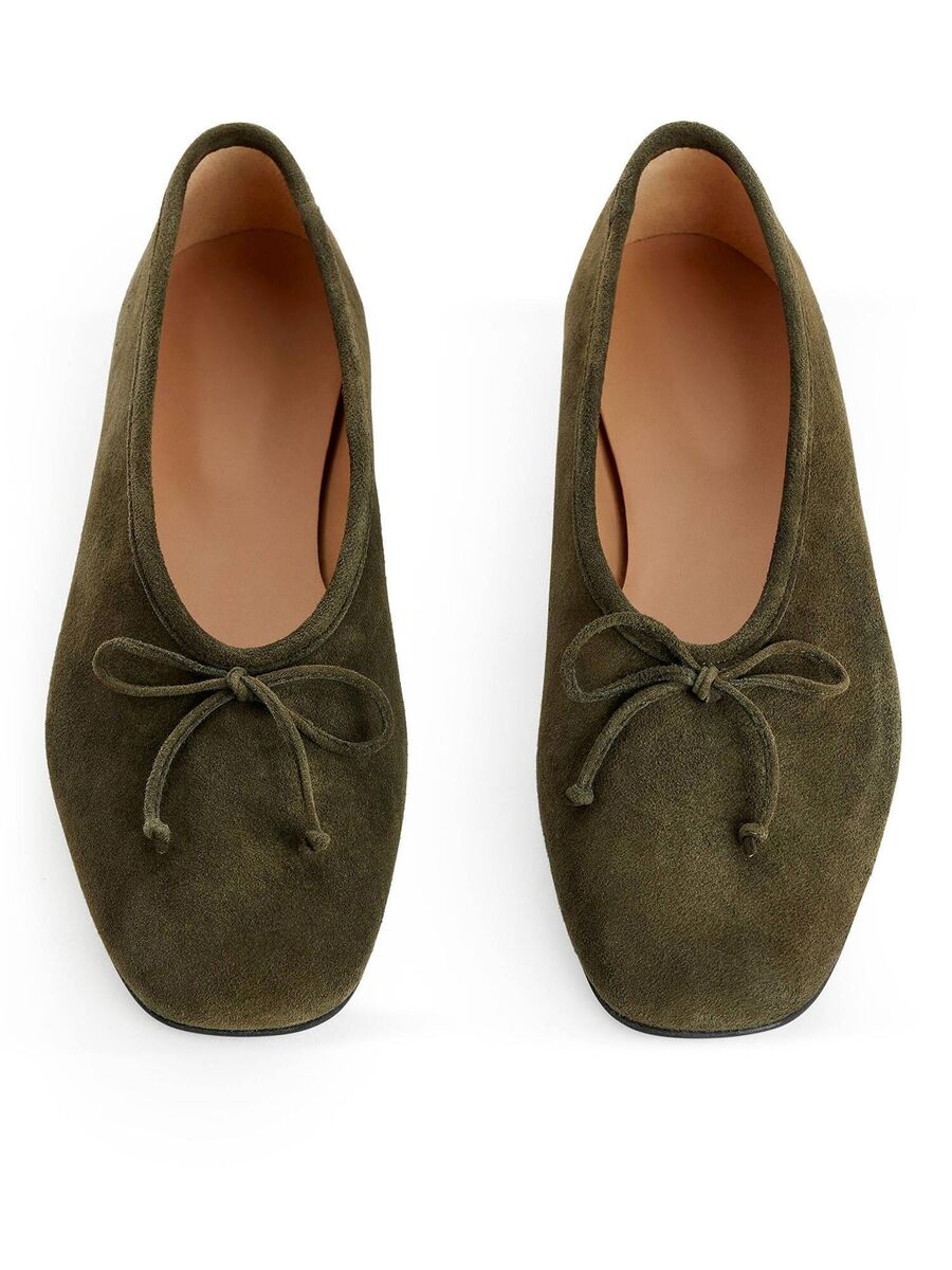Suede ballerinas, Arket, €149