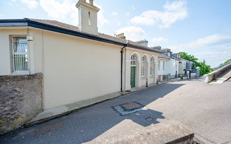 Montenotte House has parikng nearby in an old mews garage with mezzanine