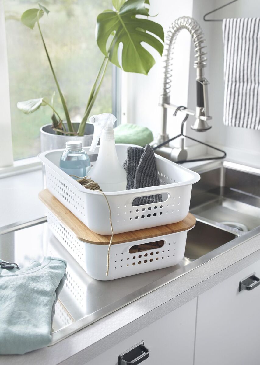  Bringing order to kitchen cleaning supplies makes things easier to find.