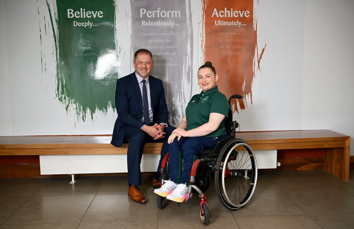 Archery Paralympian Kerrie Leonard and Minister for State Thomas Byrne TD. Photo by Ramsey Cardy/Sportsfile Archery Paralympian Kerrie Leonard and Minister for State Thomas Byrne TD. Photo by Ramsey Cardy/Sportsfile