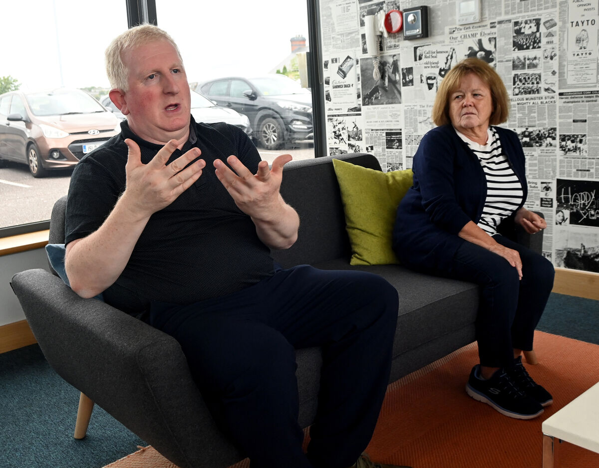 Graham O'Shea (left) and Breda Brosnan of Cork Deaf Club using ISL to communicate. Picture: Larry Cummins