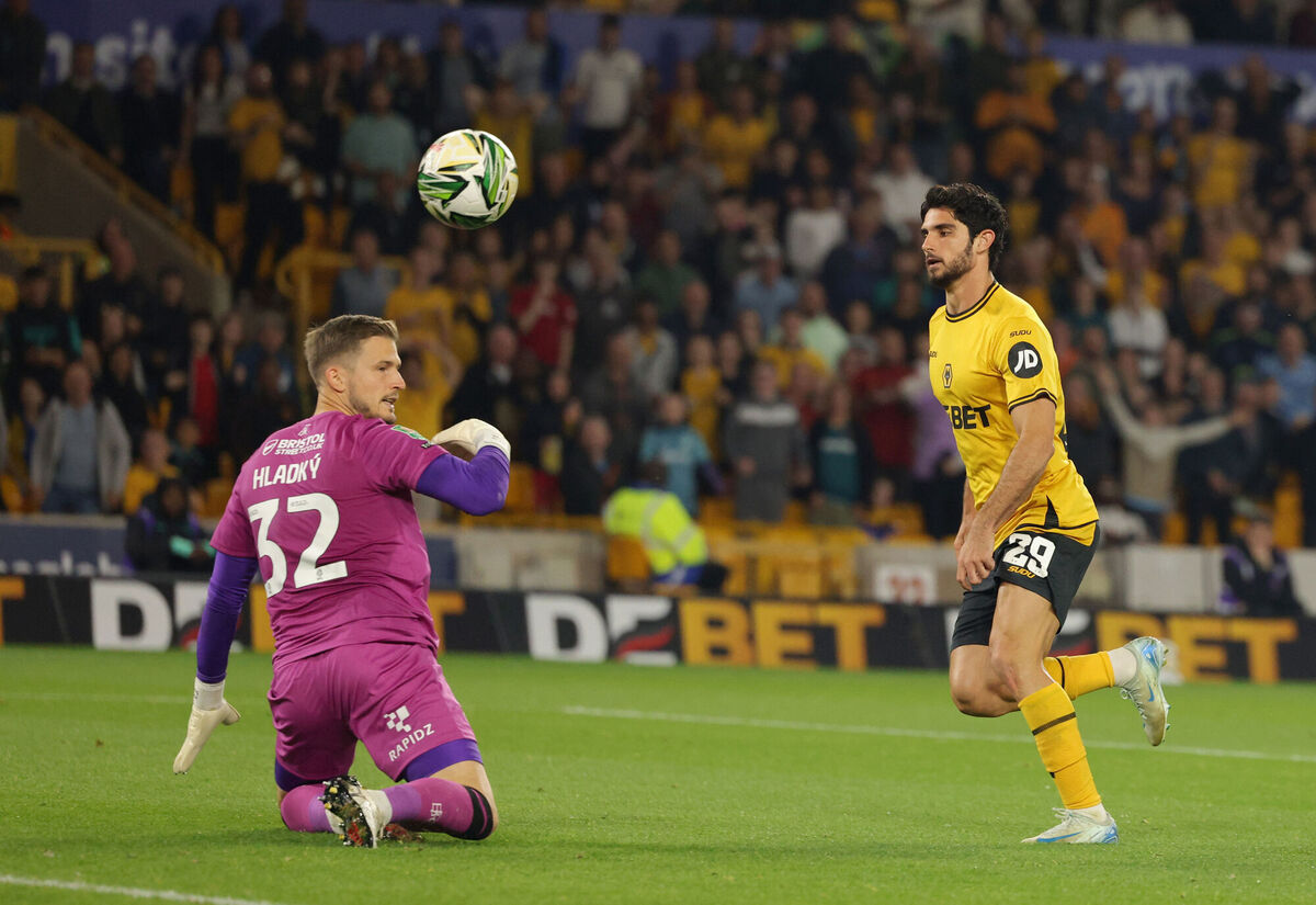 GOLASO GONCALO: Goncalo Guedes scores a delightful chip