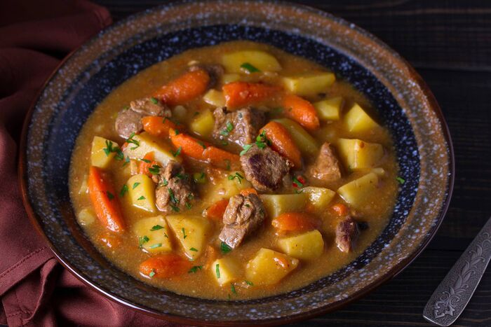 Lamb or beef stew with bacon & herbs