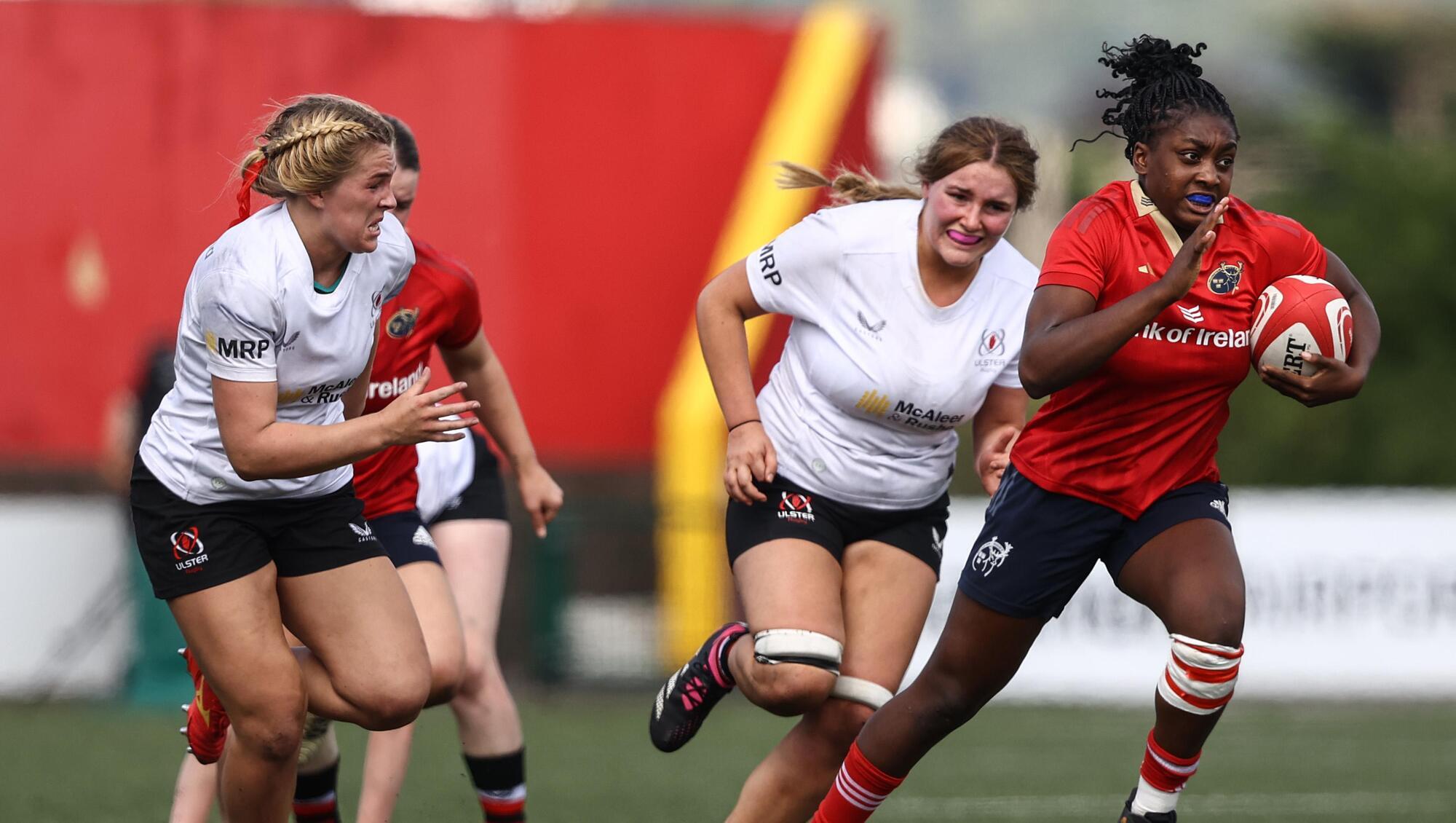 Hayes 'in awe' of Ugwueru every time she pulls on Munster jersey