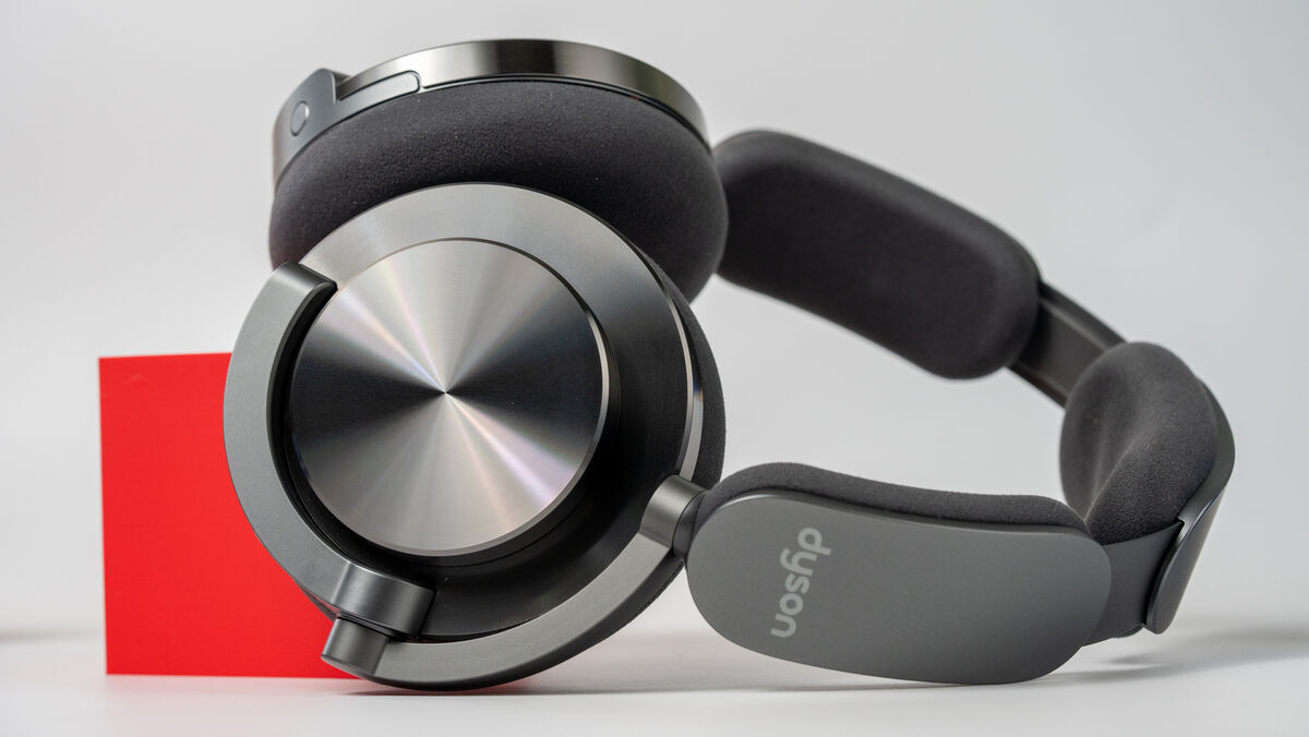 The batteries are part of the headband and offer up to 55 hours of playtime. Picture: Noel Campion.