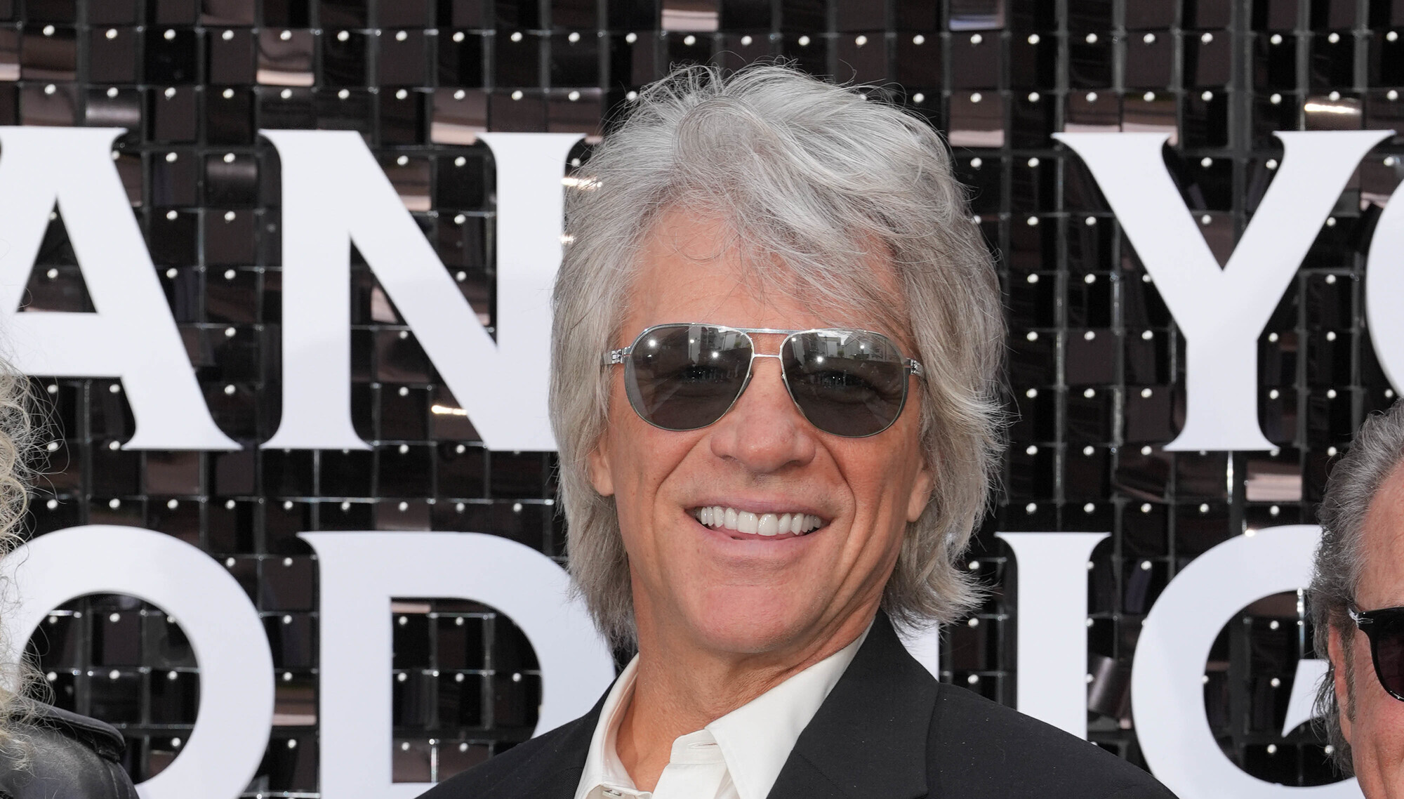 Jon Bon Jovi praised for persuading woman to come off bridge ledge in Nashville