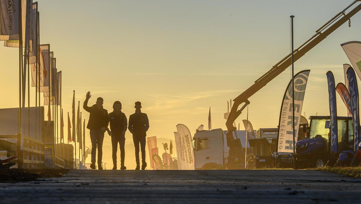 People arriving shortly after sunrise on day one of the 2024 National Ploughing Championships at Ratheniska, Co Laois — one of the photos captured by 'Irish Examiner' photographer Dan Linehan when he was snapped for the IFA post on X/Twitter above.  