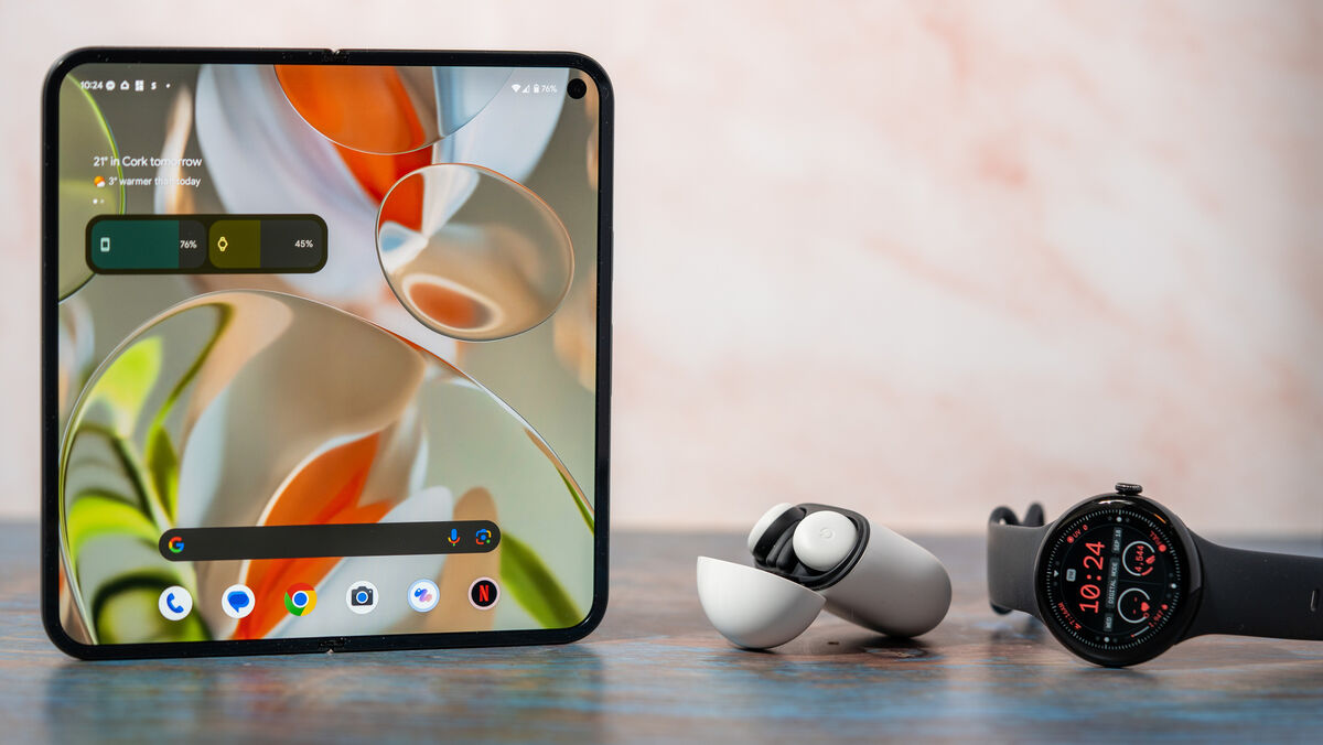 The inner screen is a stunning 8-inches. Picture: Noel Campion. The inner screen is a stunning 8-inches. Picture: Noel Campion.