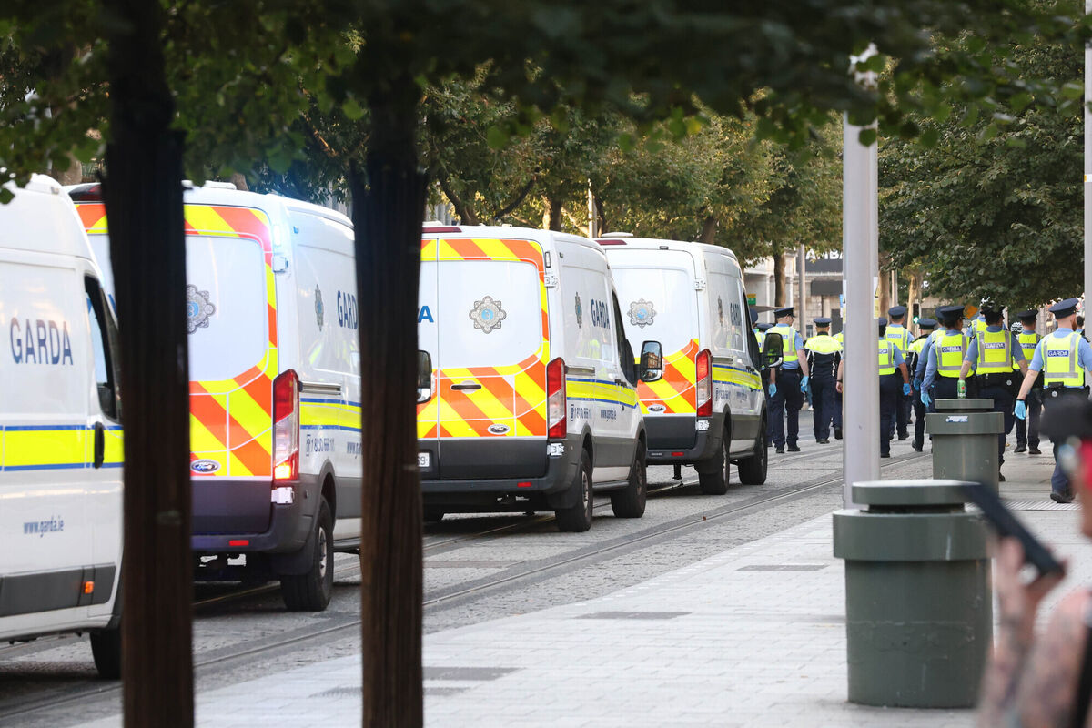 Garda vans line Dublin's O'Connell St. Picture:  Sasko Lazarov/RollingNews.ie