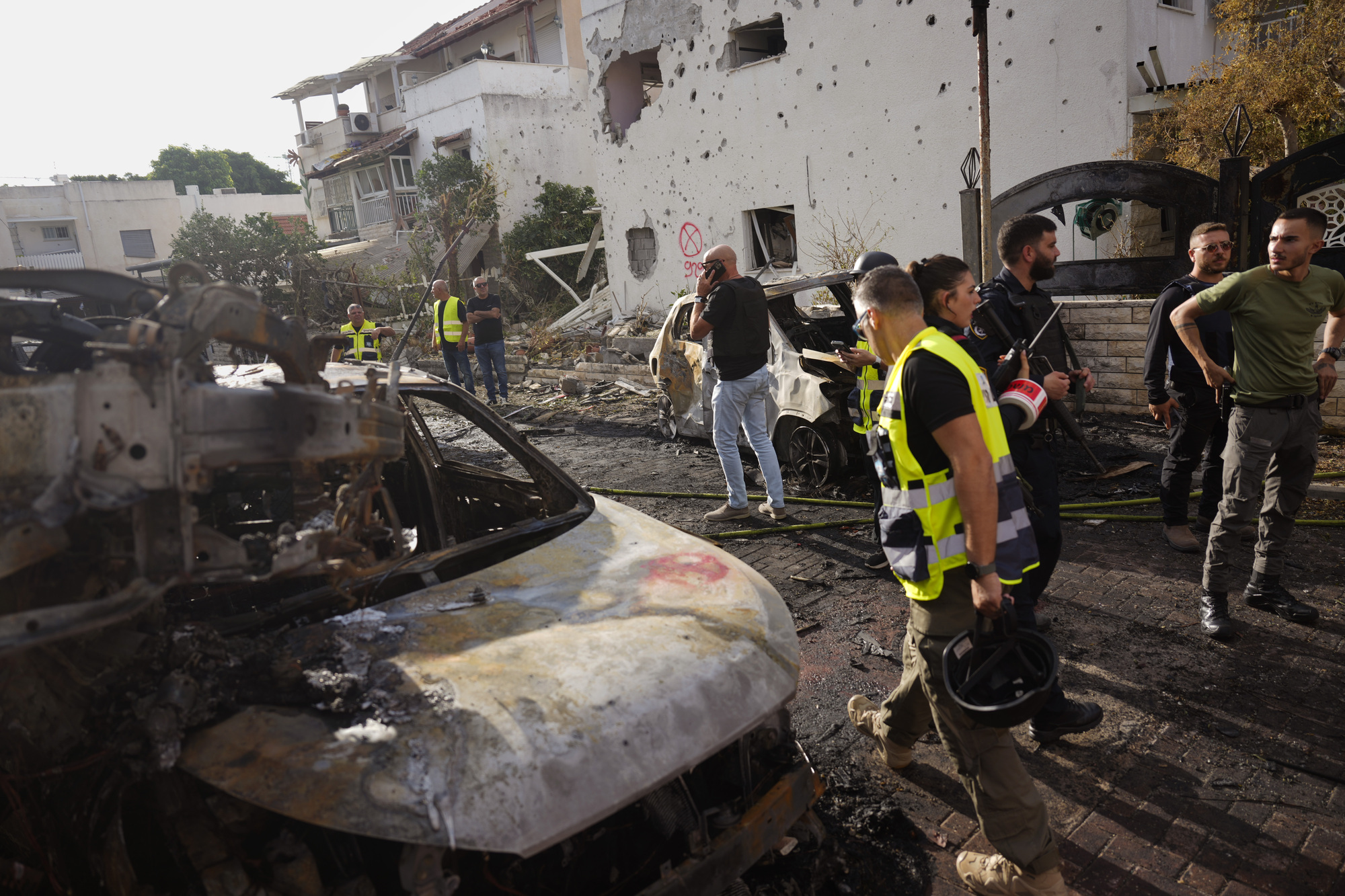 Death toll rises to 492 as Israel and Hezbollah trade strikes