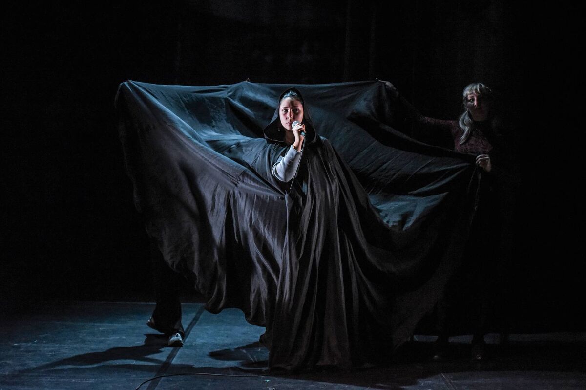 Julia Spanu and Natasha Everitt in Shades Through a Shade.