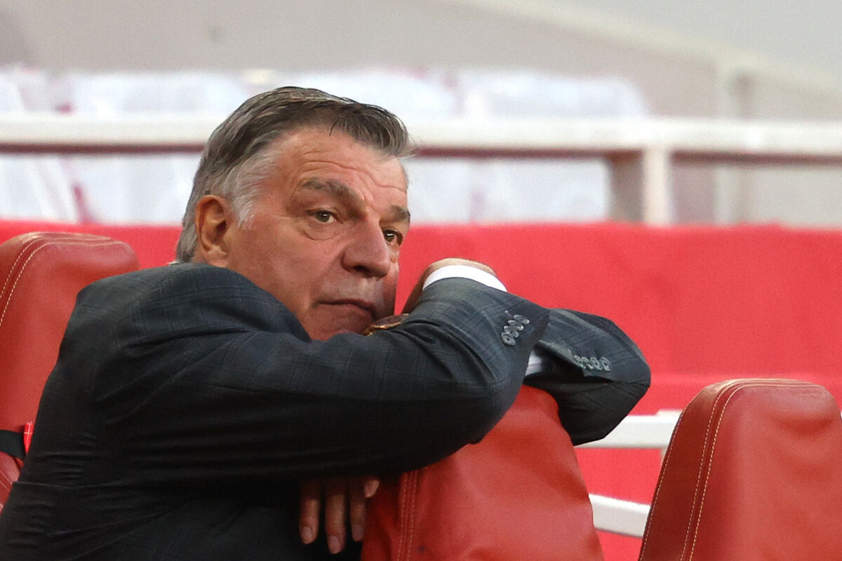 Sam Allardyce reacts during a Premier League match at the Emirates Stadium.