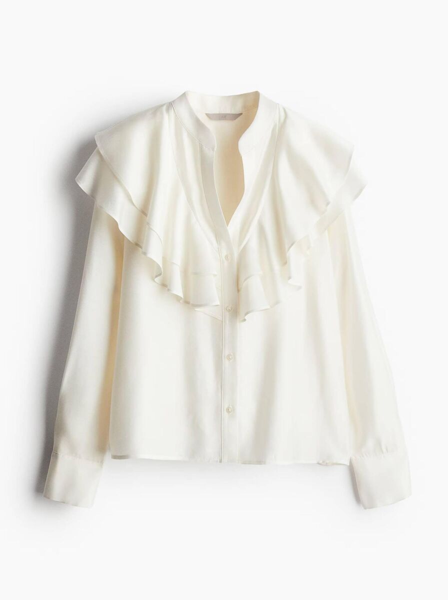 Flounce-trimmed blouse, H&M, €29.99 Flounce-trimmed blouse, H&M, €29.99