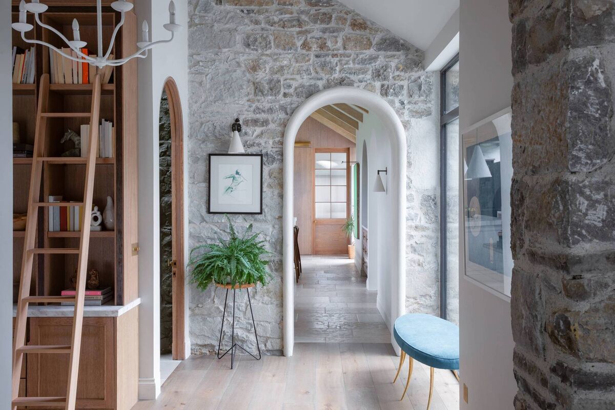 Exposed stone and the use of other natural materials lend themselves to the earthy colour palette. Exposed stone and the use of other natural materials lend themselves to the earthy colour palette.