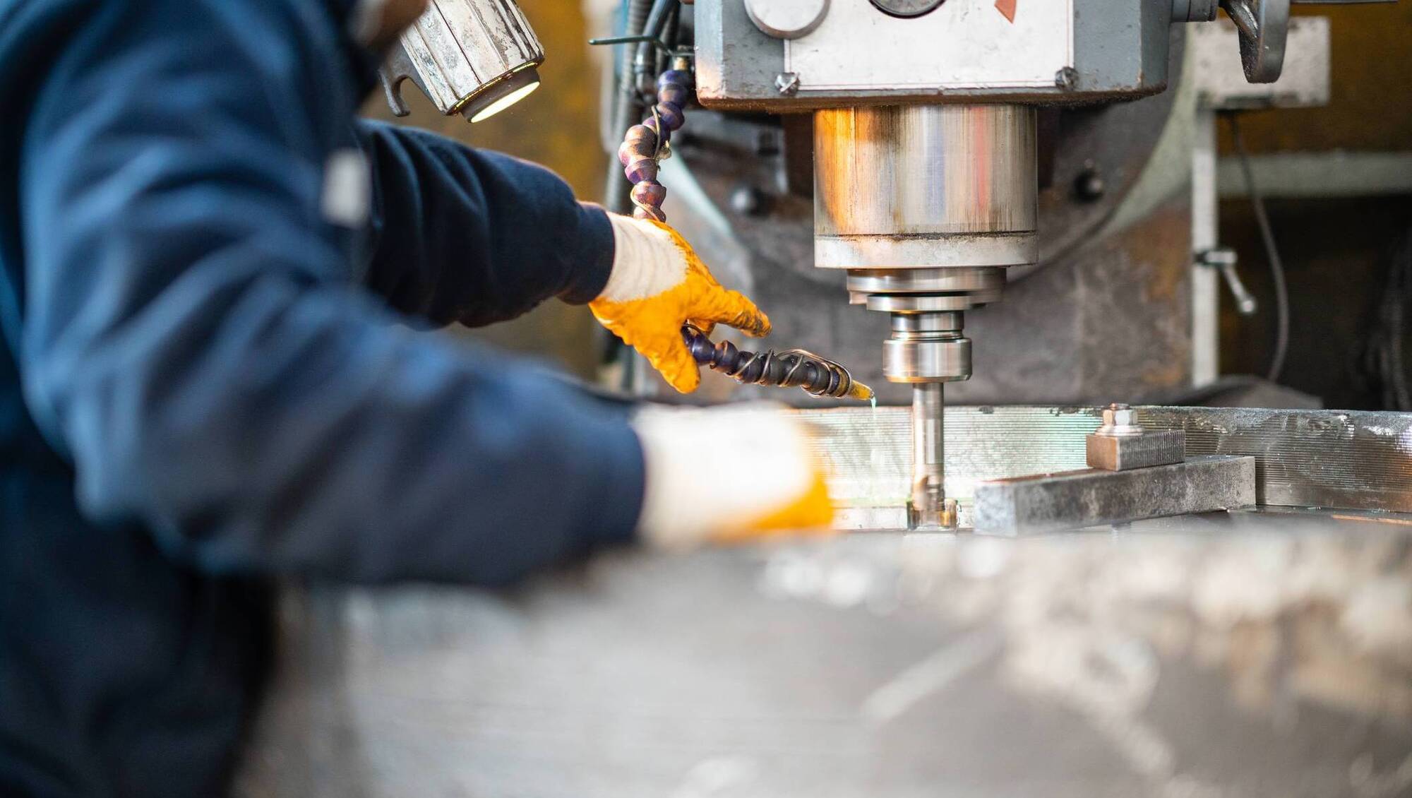 Manufacturing contracts during September following fall in export sales