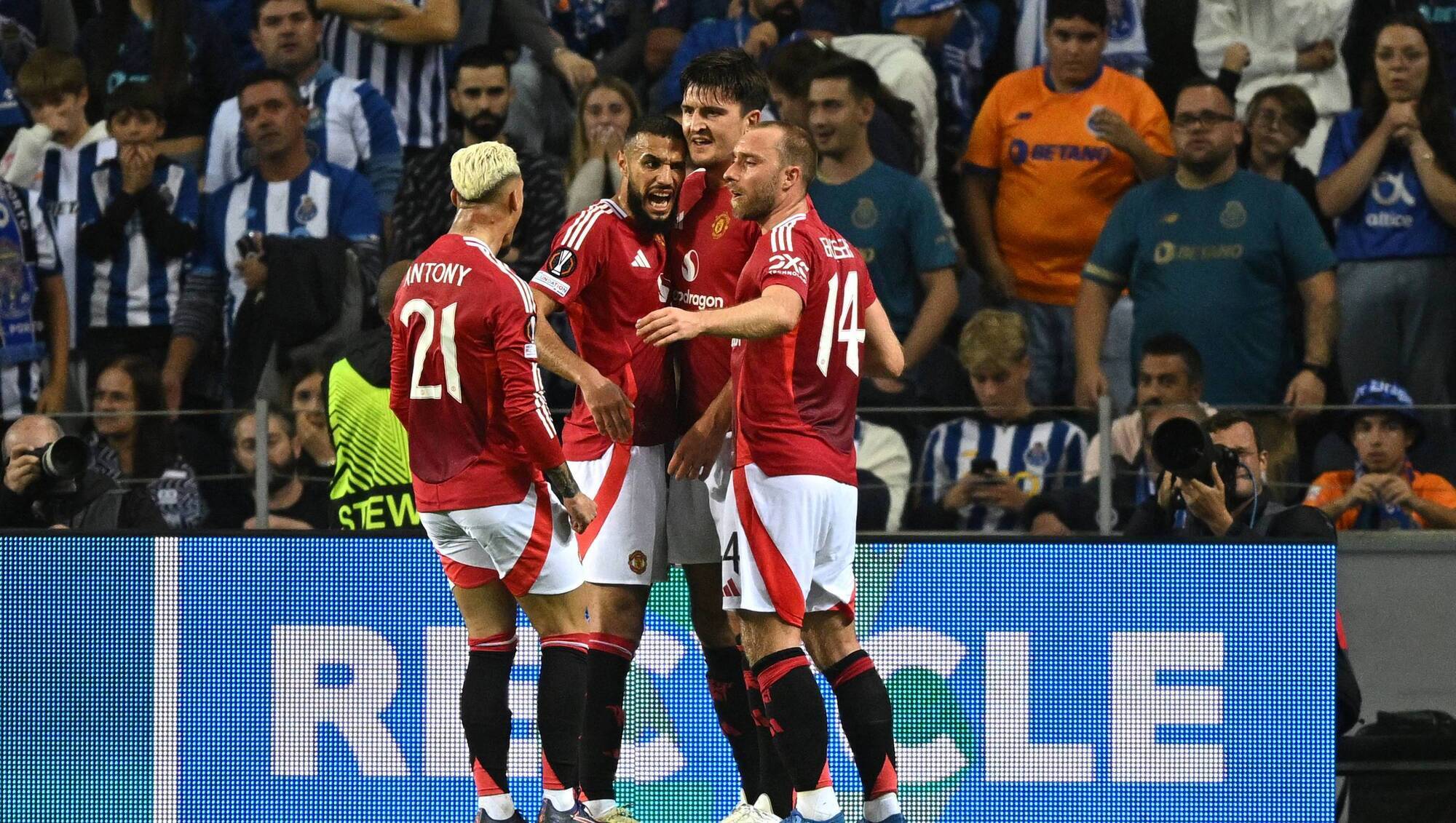 Harry Maguire rescues Man Utd with a late equaliser