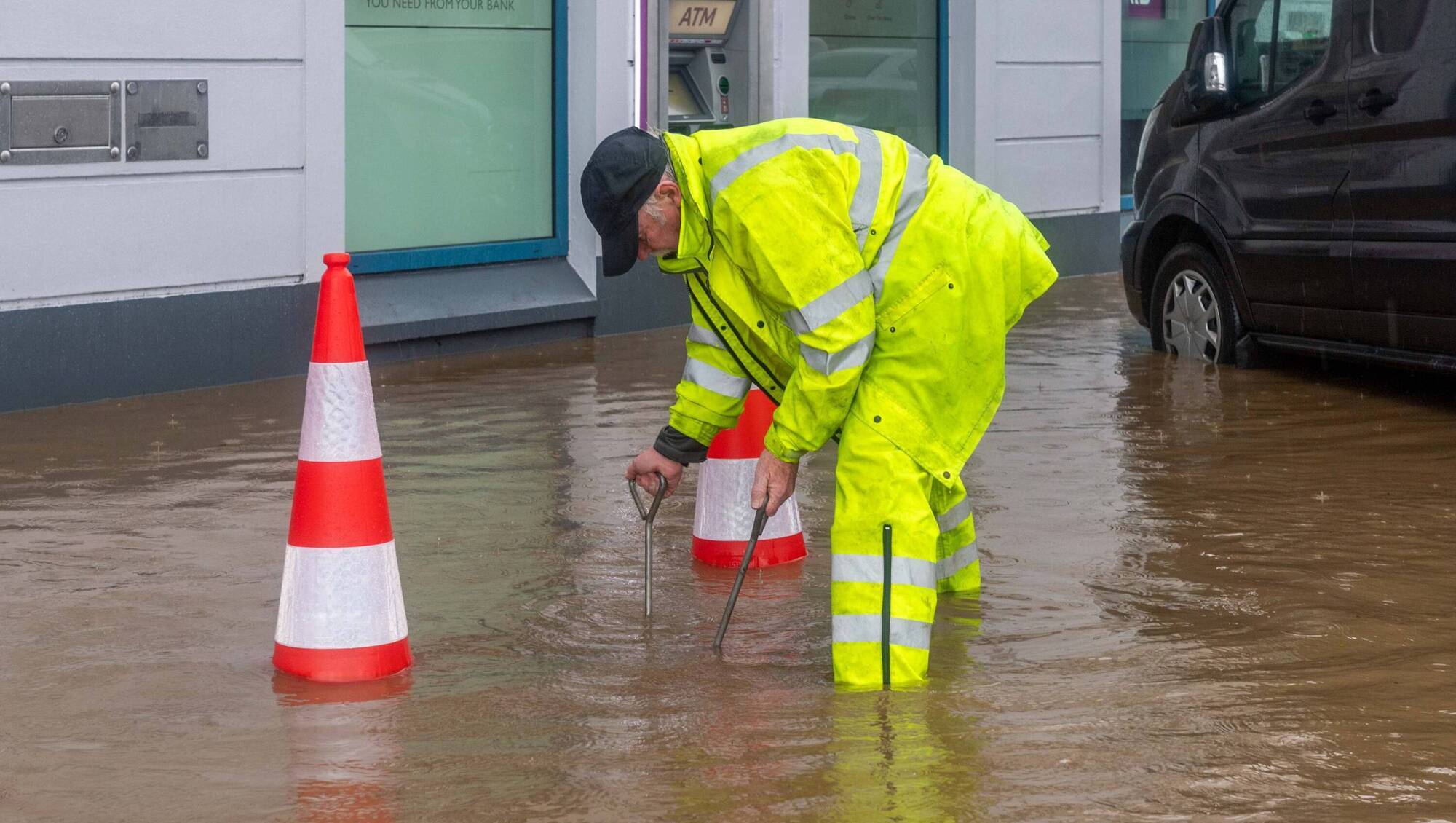 Interim measures to prevent floods in Bantry should be put in place, Taoiseach says